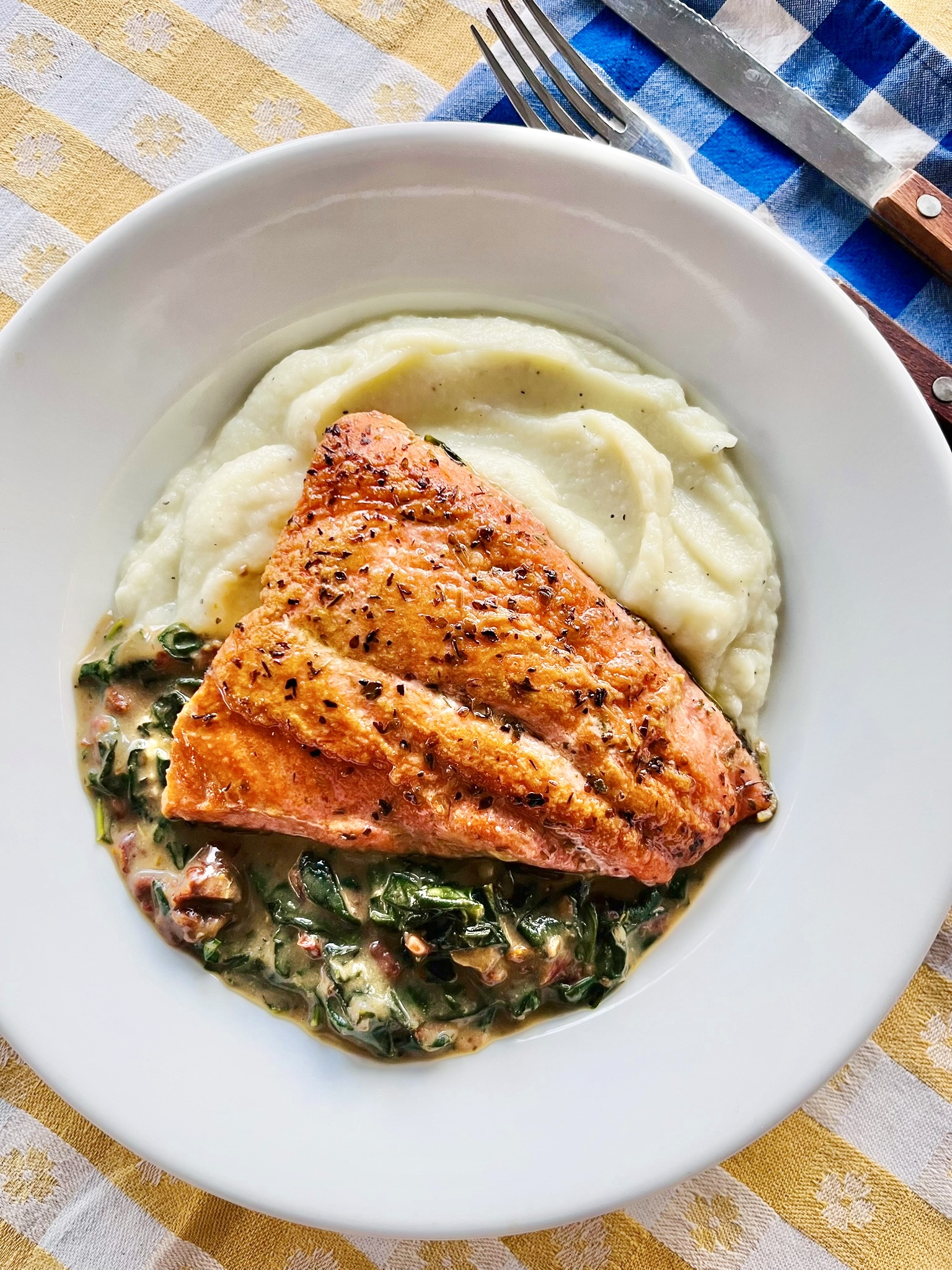 Tuscan Salmon, Spinach and Cauliflower Mash